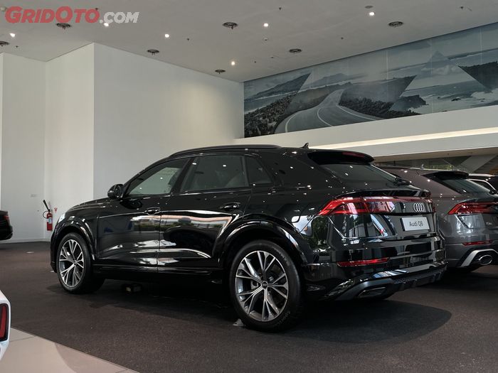 Audi Q8 55 TFSI dengan S Line Package.