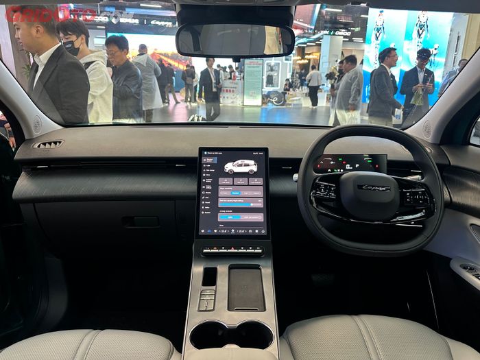 Interior mobil listrik lepas E4 versi setir kanan