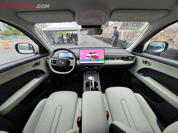 Interior Chery QQ 2026, semakin lapang dengan tone berwarna terang