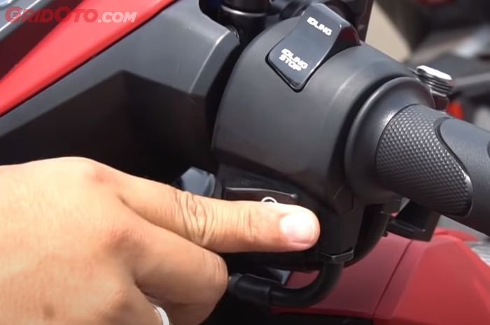 Mesin motor sulit dihidupkan karena busi motor minta diganti 