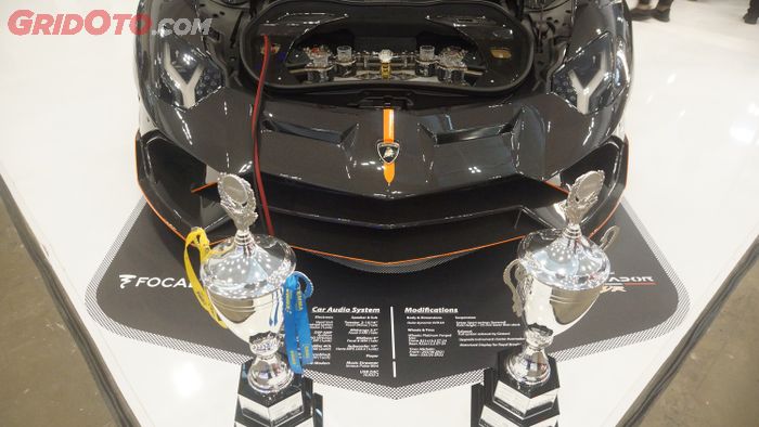 Modif audio kelas premium di Aventador