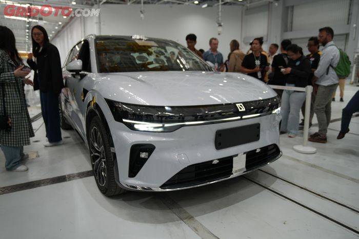 ZEEKR 7X yang menjadi unit eksperimen pengetesan crash test