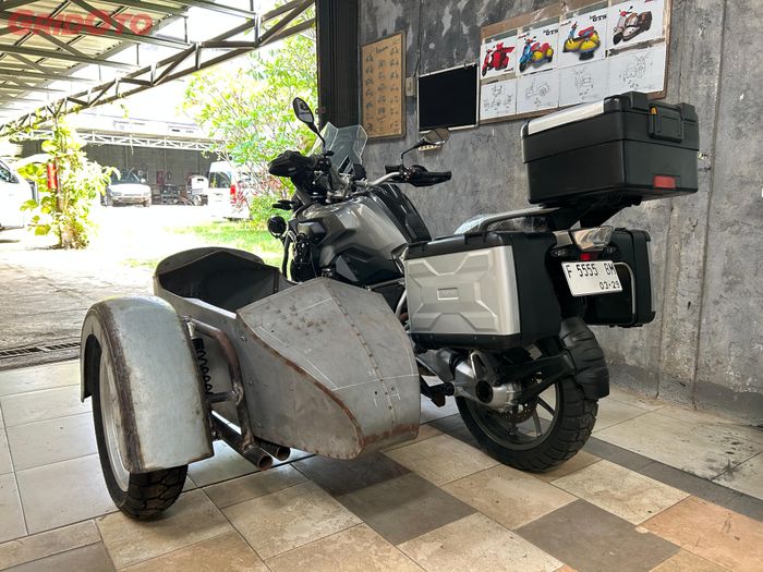 Scooter99 juga melayani pembuatan sespan untuk motor berkapasitas mesin besar seperti Harley-Davidson, BMW dan lainnya