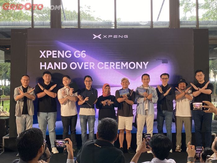 XPENG serahkan 100 unit XPENG G6 sebelum mengajak pemilik trip ke Bogor.
