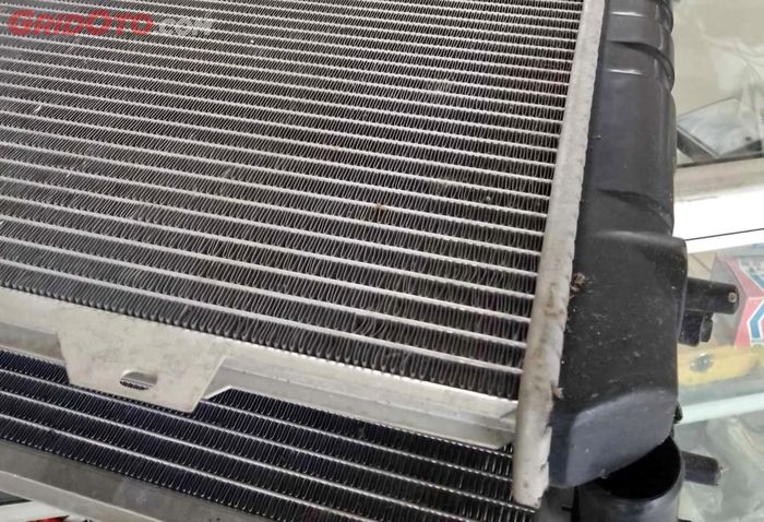 Kisi Radiator Mobil Penyok Bisa Pengaruhi Proses Pelepasan Panas
