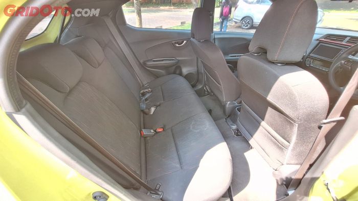 Posisi bangku penumpang belakang Honda Brio RS