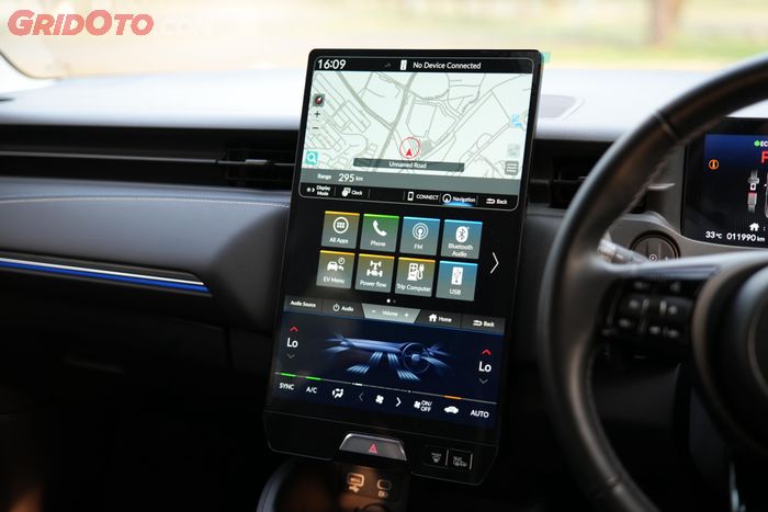 Center display 15,1 inci Honda e:N1 terbagi dalam tiga tampilan dan fungsi berbeda