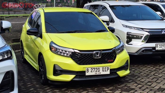 Honda Brio RS kini dibekali dengan smart entry system 