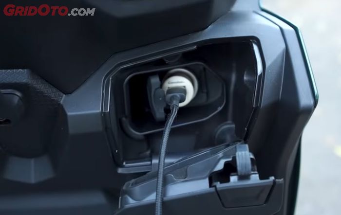 Power outlet masih colokan lighter