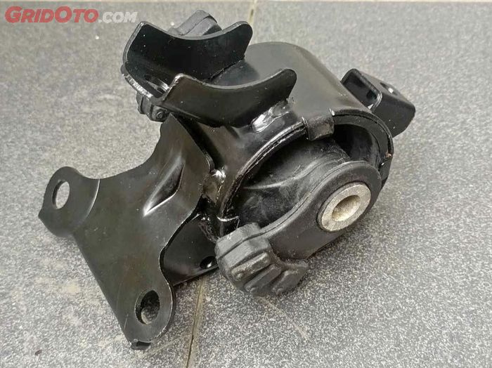 Ilustrasi engine mounting aus 