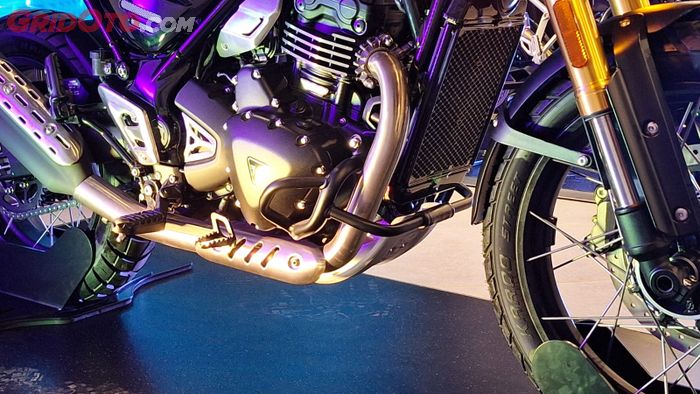 Crash guard dan shield sump (cover engine) aluminium pada Scrambler 400XC
