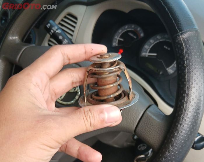 Jarang Diperhatikan, Thermostat Punya Peran Penting Buat Mobil