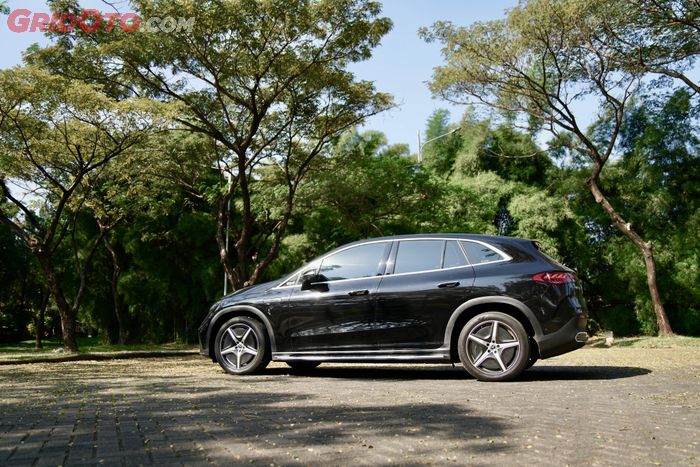 Tenaga 292 dk dan torsi 765 Nm Mercedes-Benz EQE 350 SUV bisa melesat cepat