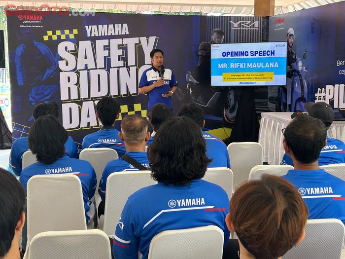 Anggota komunitas motor Yamaha yang datang mendapatkan materi dan praktek safety riding, serta ulasan tentang teknologi yang digunakan motor Yamaha