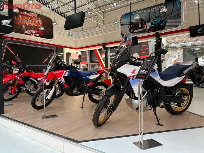 Honda CRF150L ada potongan harga Rp 1,5 juta. Sport lain seperti CB150R dan CBR150R potongannya sampai Rp 6,5 juta