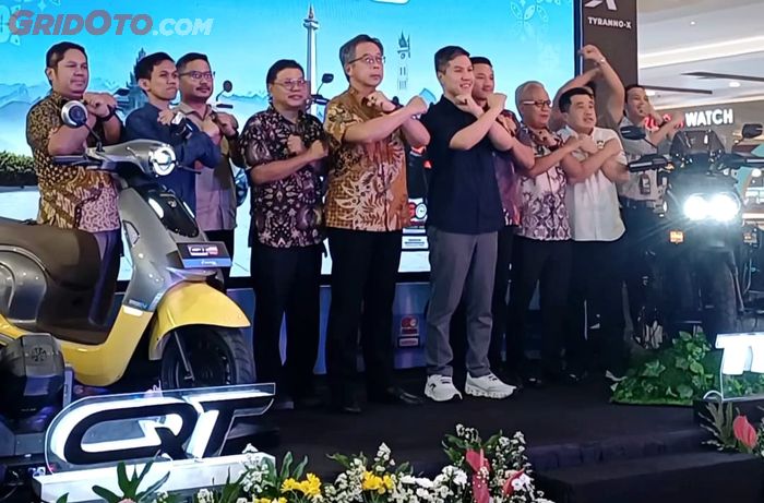 Jajaran manajemen IEI saat launching di Solo