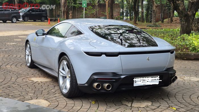 Tampak belakang Ferrari Amalfi