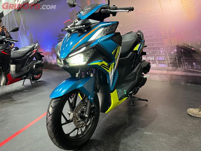 PT Astra Honda Motor (AHM) resmi meluncurkan New Honda Vario Evo 160 dengan sejumlah ubahan pada desain, warna, fitur, hingga peningkatan performa mesin.
