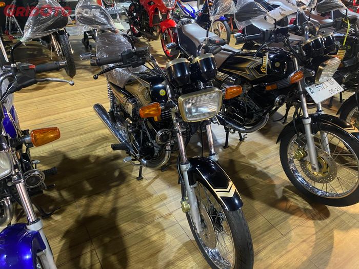 Tampang samping Yamaha RX-King SE 20th Anniversary yang dijual seharga Rp 120 jutaan di Showroom Brama Galery Salatiga