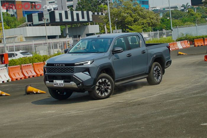 Toyota Hilux terbaru