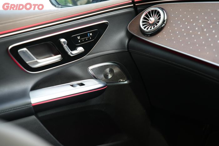 Sistem audio premium sound Mercedes-Benz EQE 350 SUV dari Burmeister dengan Dolby Atmos