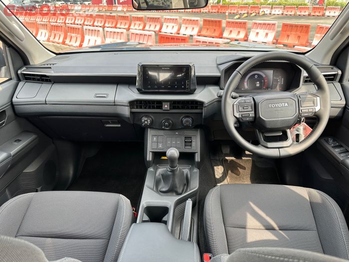 Interior Hilux tipe G MT