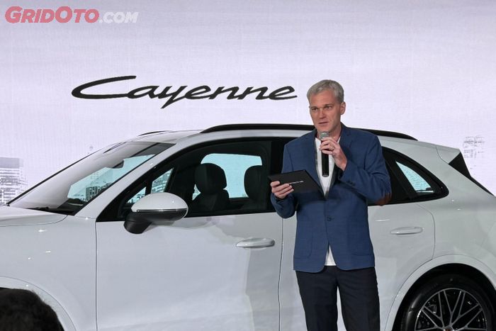Alexander Riedel, Senior General Manager Porsche Indonesia 