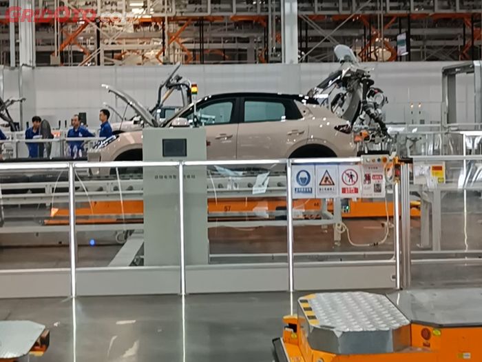 Line robotik Wuling di China