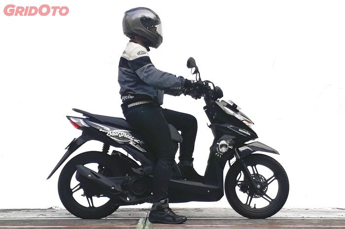 Riding Position Honda BeAT Street