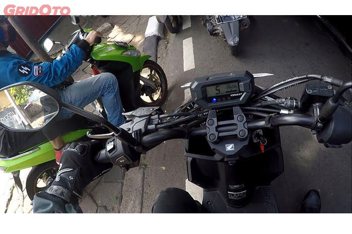 Riding position Honda BeAT Street