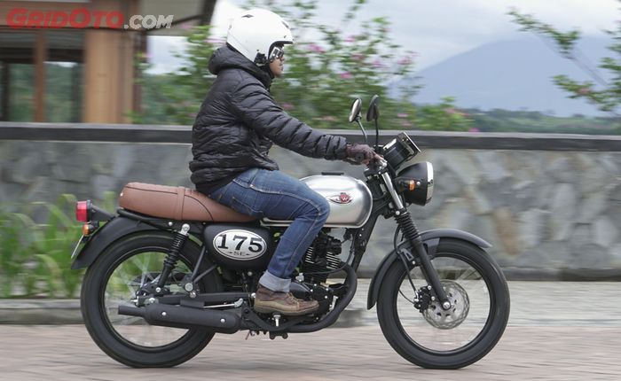 Test Ride Kawasaki W175