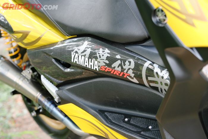 Yamaha XMAX 250 Tribal Layz Motor