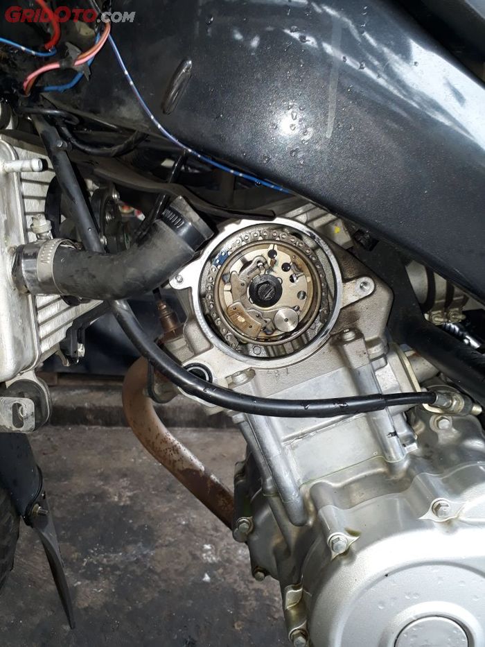 Letak water pump di Yamaha New V-Ixion Lightning