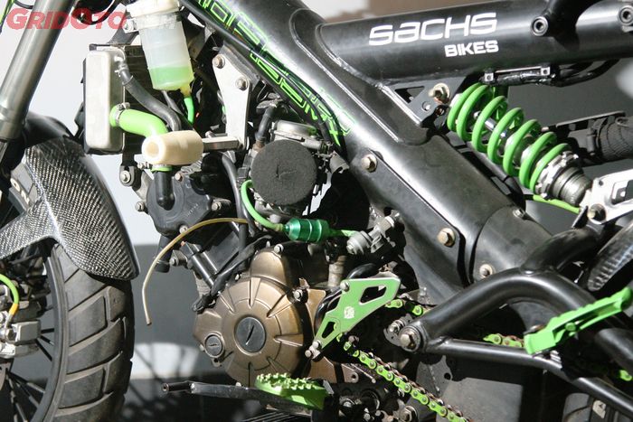Sachs MadAss bermesin Jupiter MX CAOS Custom Bike
