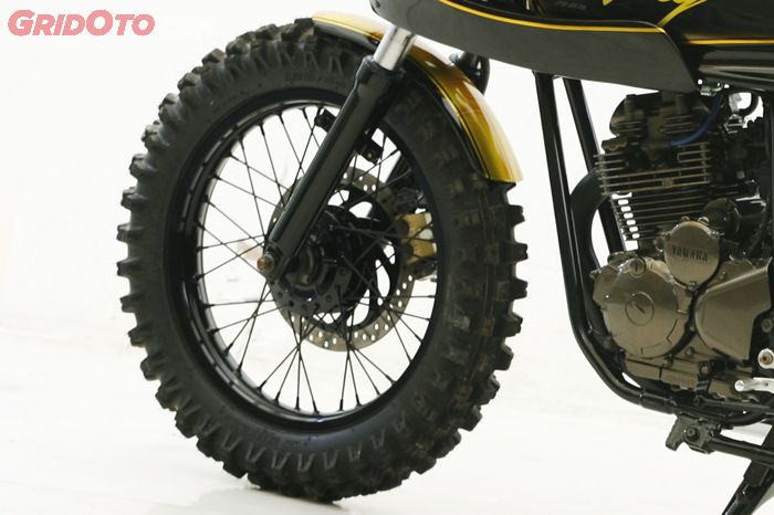 Custom bike Yamaha Scorpio Cafe Scrambler Imagineering Customs