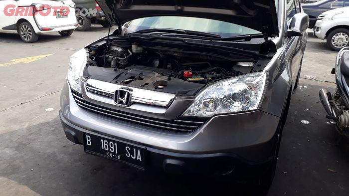 Ruang mesin Honda CR-V generasi ke-3