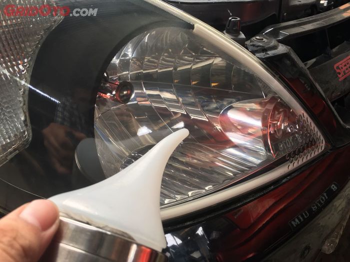 Nano burn coating di headlamp mobil