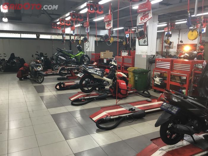 Pit servis Yamaha Flagship Shop