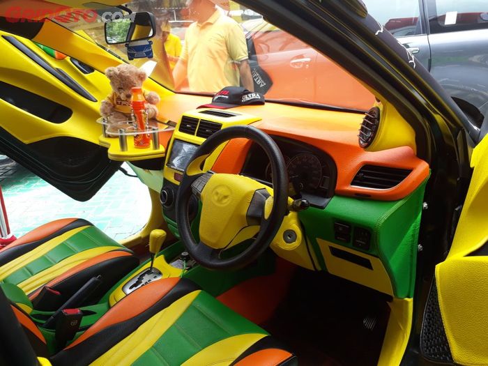 Interior full colour dari bahan Mbtech Camaro