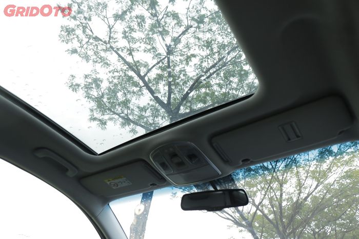 Hyundai Tucson XG dan Kia Sportage GT Line sudah dilengkapi sunroof+panoramic