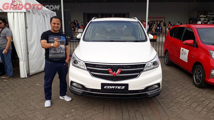 Ade (44 tahun) memberikan testimoni-nya setelah mencoba Wuling Cortez 1.8 Lux+ i-AMT