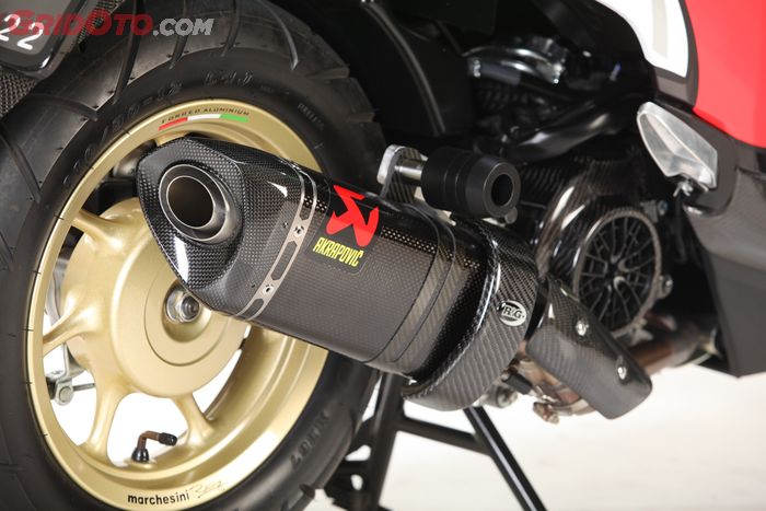 Knalpot Akrapovich buat Honda CBR250RR laris manis buat digunakan di motor matic kecil