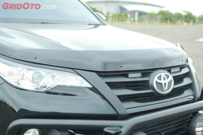 Panel chrome delete dengan stiker matte black