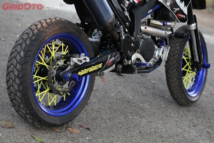 Yamaha WR250X Supermoto CAOS Custom Bike