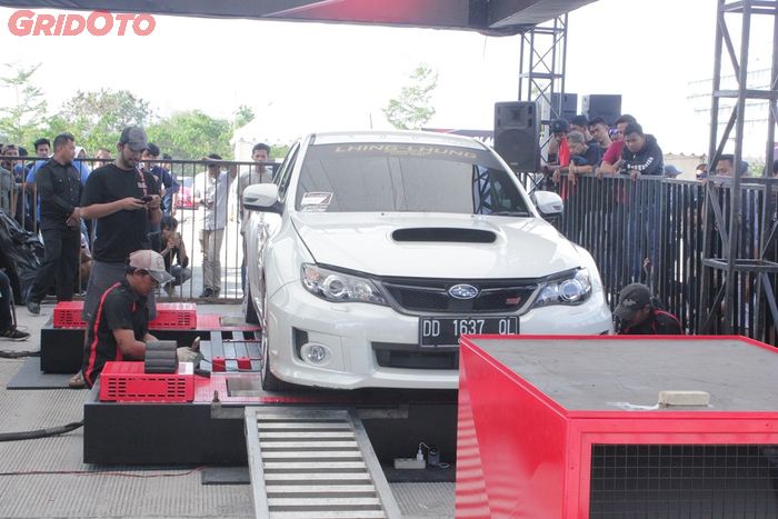 Salah satu kontestan Black Auto Dyno Test Makassar