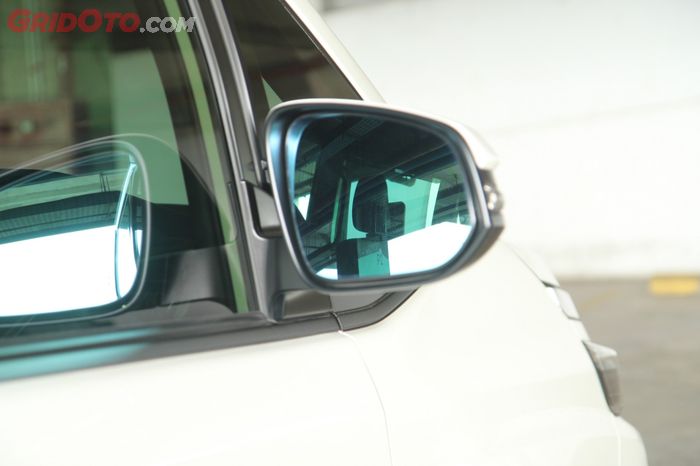 Ilustrasi kaca spion