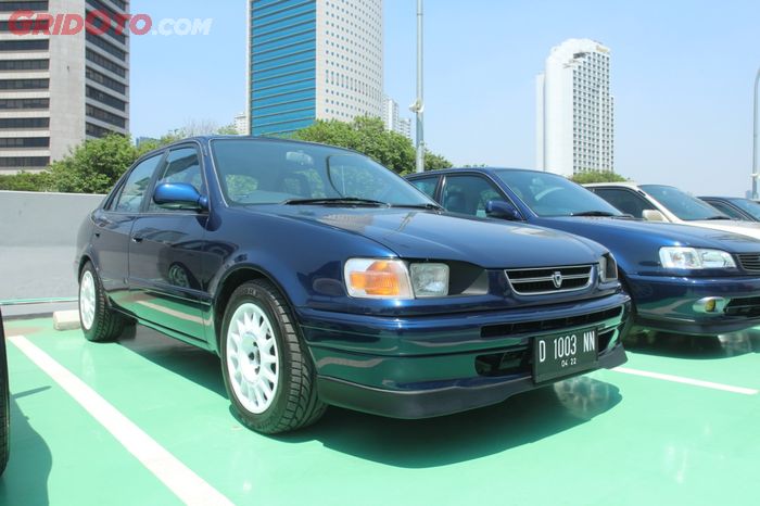 Toyota All-New Corolla AE111 Makki, lampu cedoknya '90-an banget!