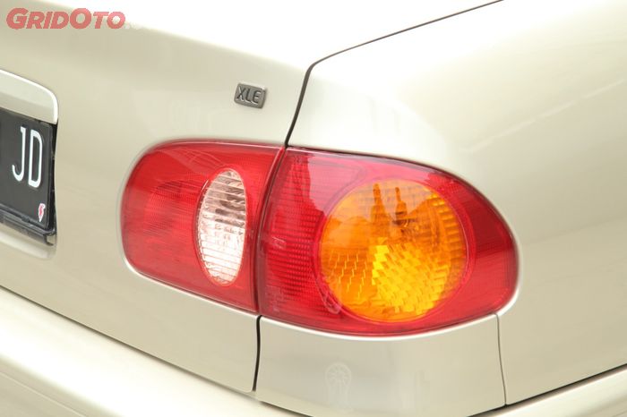 Lampu belakang ganti versi Corolla Conquest dan emblem Corolla XLE