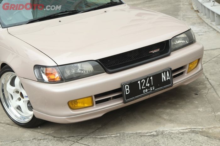 Headlamp dan corner lamp ganti versi smoked OEM Toyota