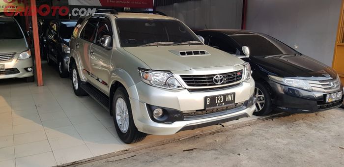 Toyota Fortuner VNT TRD